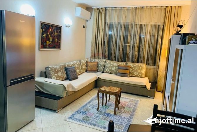Shtepi me qera Apartament ne Tirane, 1+1, Mobilimi E mobiluar, Pagesa 600  Euro.