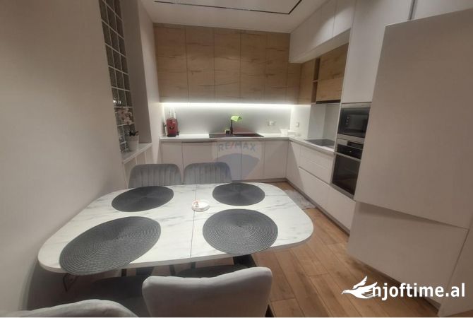 Shtepi me qera Apartament ne Tirane, 1+1, Mobilimi E mobiluar, Pagesa 700  Euro.