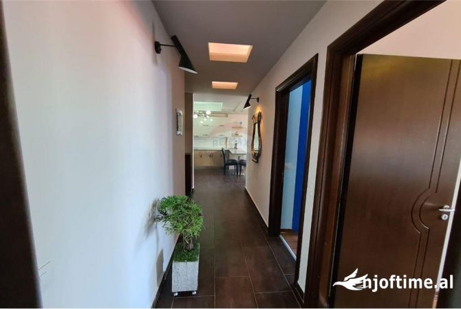 Shtepi me qera Apartament ne Tirane, 2+1, Mobilimi E mobiluar, Pagesa 650  Euro.