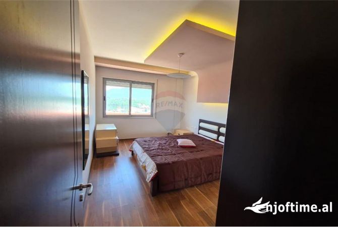 Shtepi me qera Apartament ne Tirane, 2+1, Mobilimi E mobiluar, Pagesa 650  Euro.