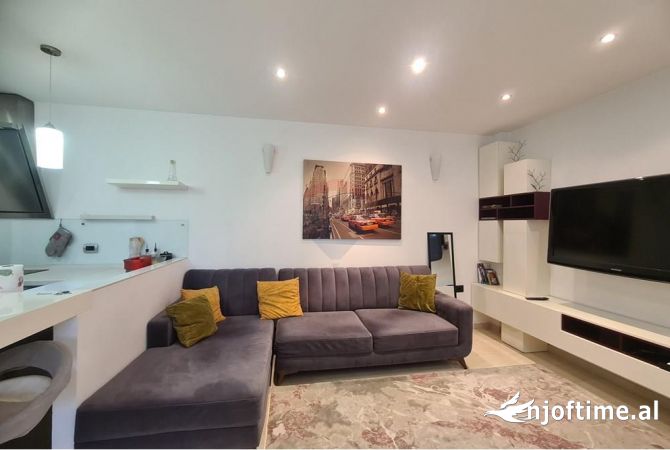 Shtepi me qera 2+1 ne Tirane - 750 Euro