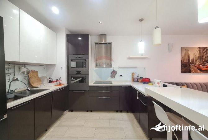 Shtepi me qera Apartament ne Tirane, 2+1, Mobilimi E mobiluar, Pagesa 750  Euro.