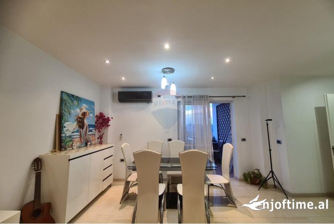 Shtepi me qera Apartament ne Tirane, 2+1, Mobilimi E mobiluar, Pagesa 750  Euro.