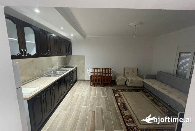 Shtepi me qera 2+1 ne Tirane - 20,000 Leke
