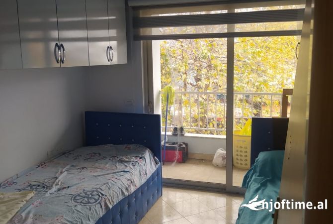 Shtepi ne shitje Apartament ne Tirane, 2+1, Mobilimi E mobiluar, Pagesa 112,000  Euro.