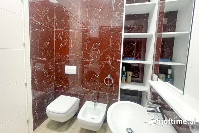 Shtepi ne shitje Apartament ne Tirane, 3+1, Mobilimi E mobiluar, Pagesa 400,000  Euro.