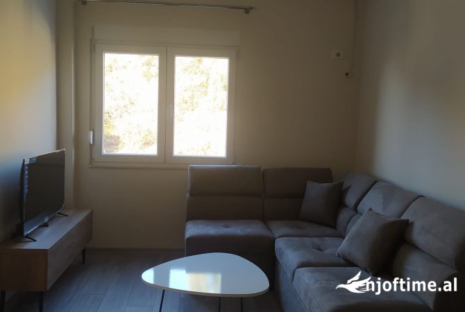 Shtepi me qera 1+1 ne Tirane - 350 Euro