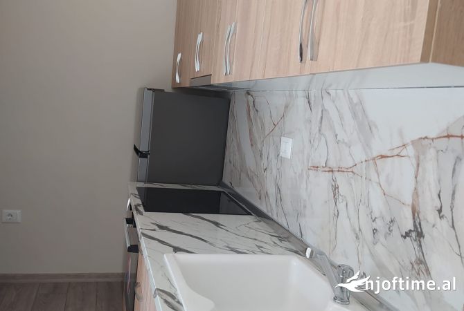 Shtepi me qera Apartament ne Tirane, 1+1, Mobilimi E mobiluar, Pagesa 350  Euro.