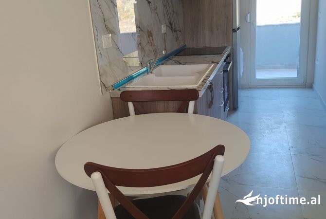 Shtepi me qera Apartament ne Tirane, 1+1, Mobilimi E mobiluar, Pagesa 350  Euro.