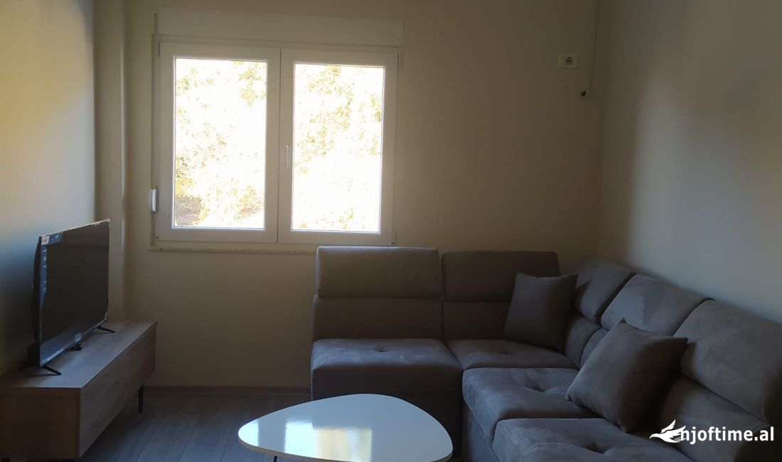 Shtepi me qera Apartament ne Tirane, 1+1, Mobilimi E mobiluar, Pagesa 350  Euro.