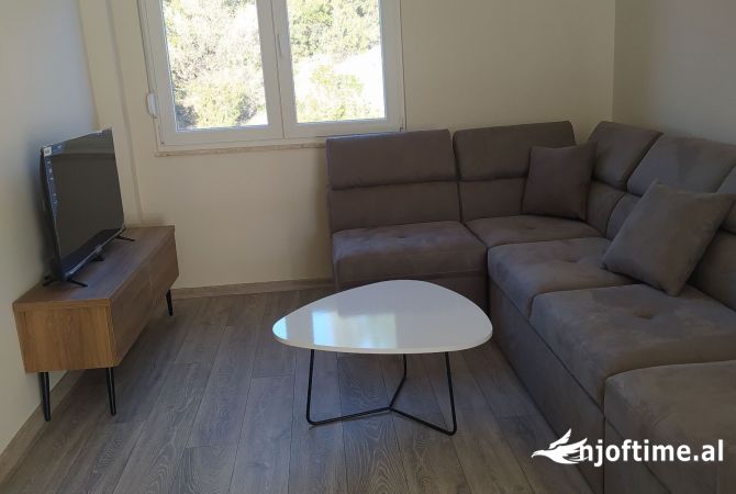 Shtepi me qera Apartament ne Tirane, 1+1, Mobilimi E mobiluar, Pagesa 33,000  Leke.