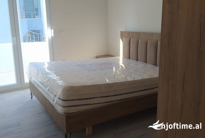 Shtepi me qera Garsoniere ne Tirane - 28,000 Leke