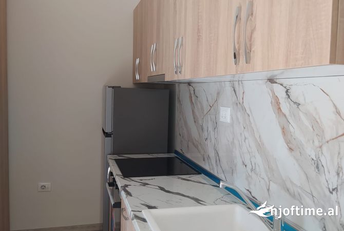 Shtepi me qera Apartament ne Tirane, Garsoniere, Mobilimi E mobiluar, Pagesa 28,000  Leke.