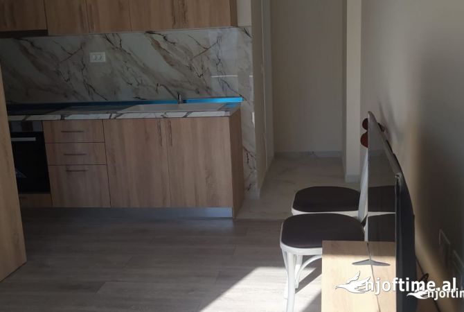 Shtepi me qera Apartament ne Tirane, Garsoniere, Mobilimi E mobiluar, Pagesa 28,000  Leke.