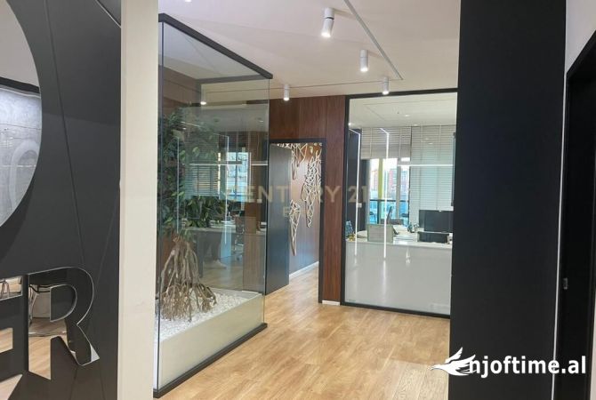 Ambient biznesi me qera 1+1 ne Tirane - 2,390 Euro