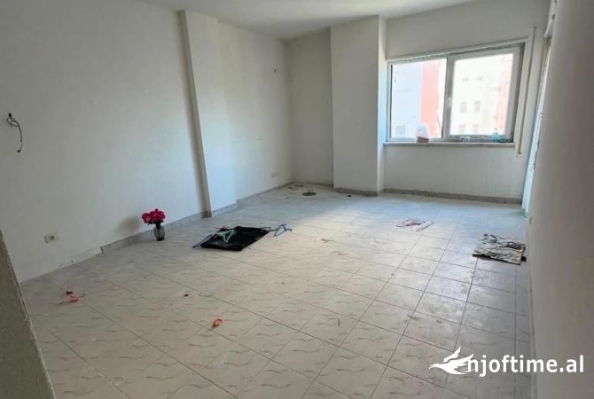 Apartment for sale in Durres 1+1, Emty