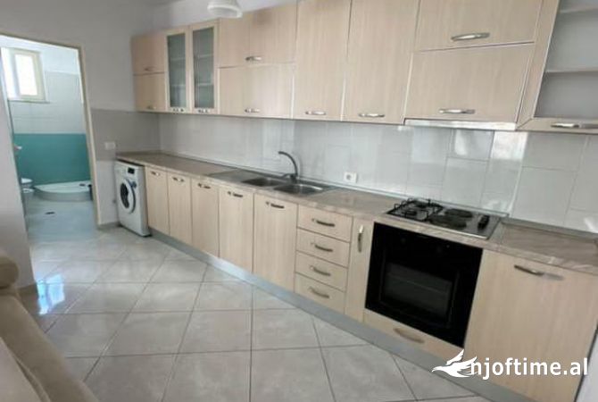 Shtepi ne shitje Apartament ne Durres, 2+1, Mobilimi E mobiluar, Pagesa 150,000  Euro.