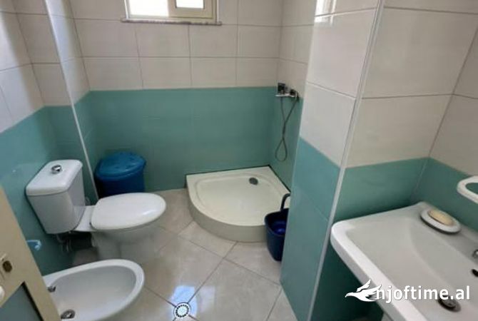 Shtepi ne shitje Apartament ne Durres, 2+1, Mobilimi E mobiluar, Pagesa 150,000  Euro.