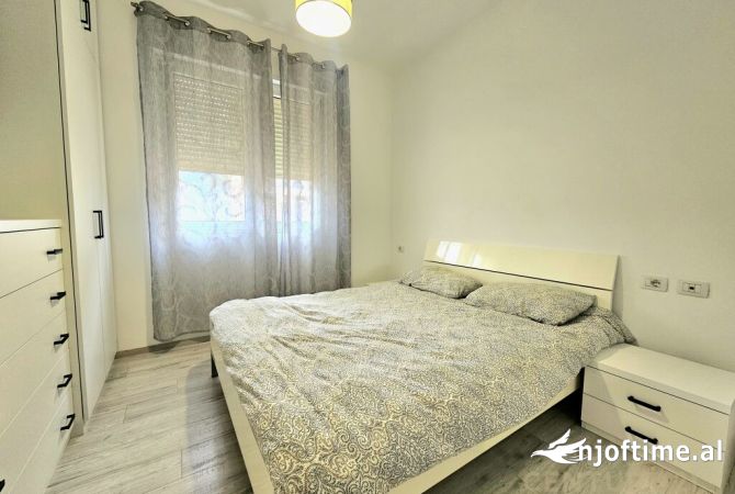 Shtepi me qera Apartament ne Tirane, 1+1, Mobilimi E mobiluar, Pagesa 500  Euro.