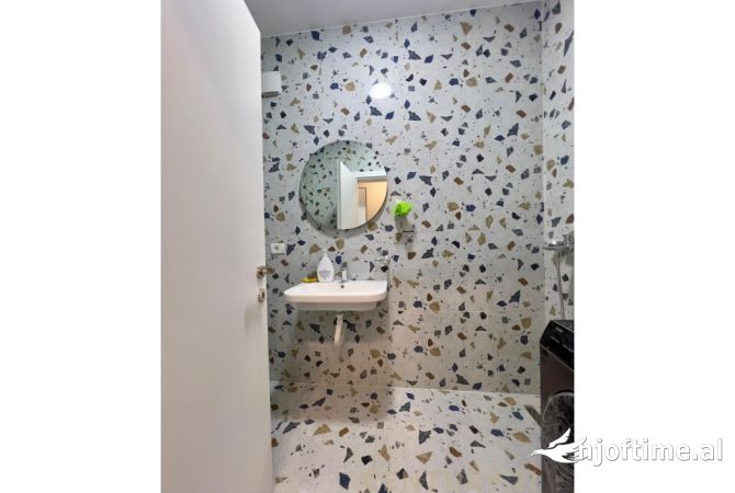 Shtepi me qera Apartament ne Tirane, 1+1, Mobilimi E mobiluar, Pagesa 500  Euro.