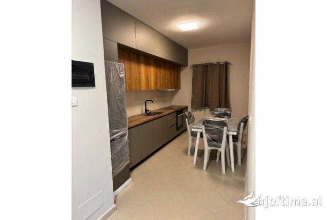 Shtepi me qera 2+1 ne Tirane - 700 Euro