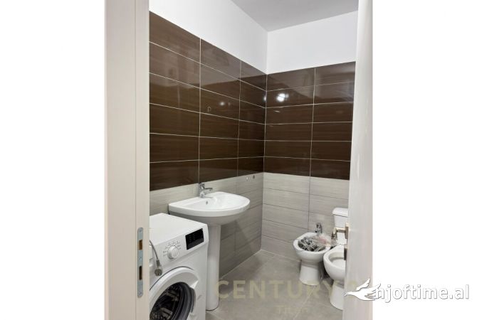 Shtepi me qera Apartament ne Tirane, 2+1, Mobilimi E mobiluar, Pagesa 700  Euro.