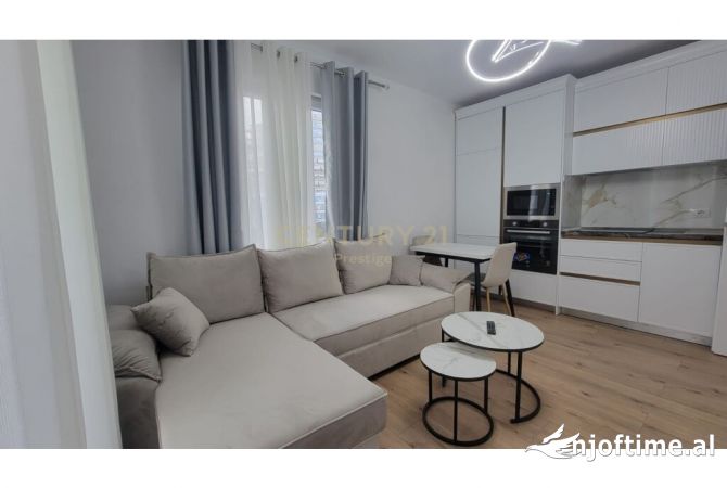 Shtepi me qera Apartament ne Tirane, 2+1, Mobilimi E mobiluar, Pagesa 700  Euro.