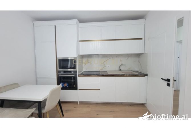 Shtepi me qera Apartament ne Tirane, 2+1, Mobilimi E mobiluar, Pagesa 700  Euro.