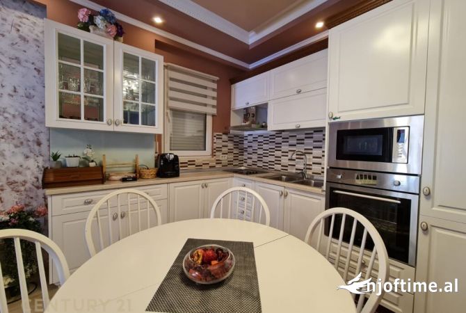 Shtepi me qera Apartament ne Tirane, 2+1, Mobilimi E mobiluar, Pagesa 650  Euro.