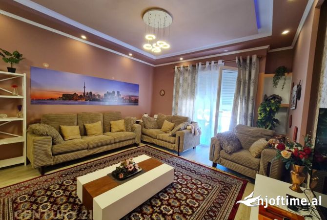 Shtepi me qera Apartament ne Tirane, 2+1, Mobilimi E mobiluar, Pagesa 650  Euro.