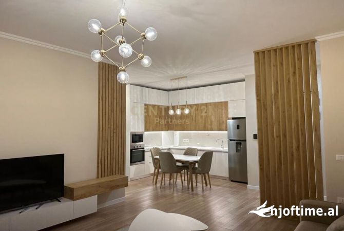 Shtepi me qera 2+1 ne Tirane - 1,300 Euro