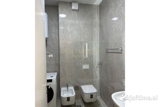 Shtepi me qera Apartament ne Tirane, 2+1, Mobilimi E mobiluar, Pagesa 1,300  Euro.