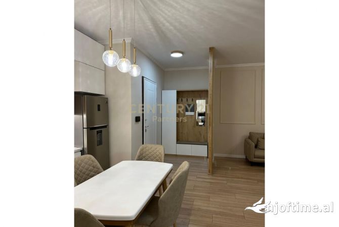 Shtepi me qera Apartament ne Tirane, 2+1, Mobilimi E mobiluar, Pagesa 1,300  Euro.