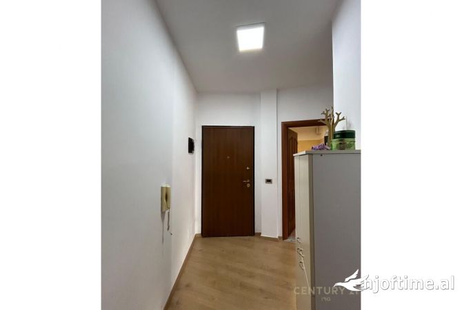 Shtepi me qera Apartament ne Tirane, 1+1, Mobilimi E mobiluar, Pagesa 650  Euro.
