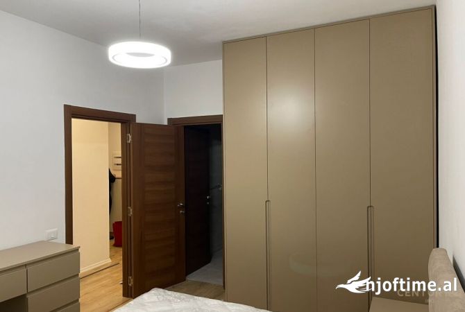 Shtepi me qera 2+1 ne Tirane - 800 Euro