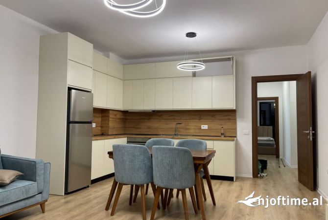 Shtepi me qera Apartament ne Tirane, 2+1, Mobilimi E mobiluar, Pagesa 800  Euro.