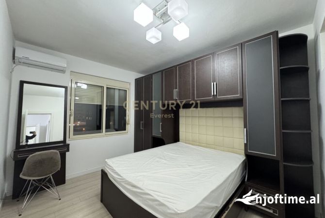 Shtepi me qera Apartament ne Tirane, 2+1, Mobilimi E mobiluar, Pagesa 520  Euro.