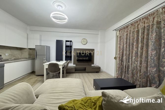 Shtepi me qera Apartament ne Tirane, 2+1, Mobilimi E mobiluar, Pagesa 520  Euro.