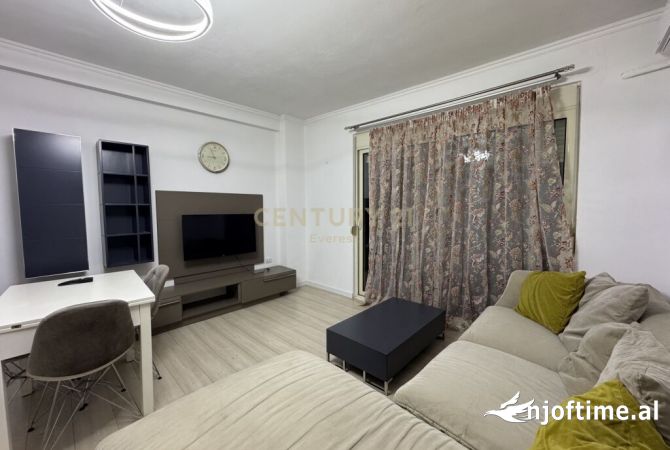 Shtepi me qera Apartament ne Tirane, 2+1, Mobilimi E mobiluar, Pagesa 520  Euro.