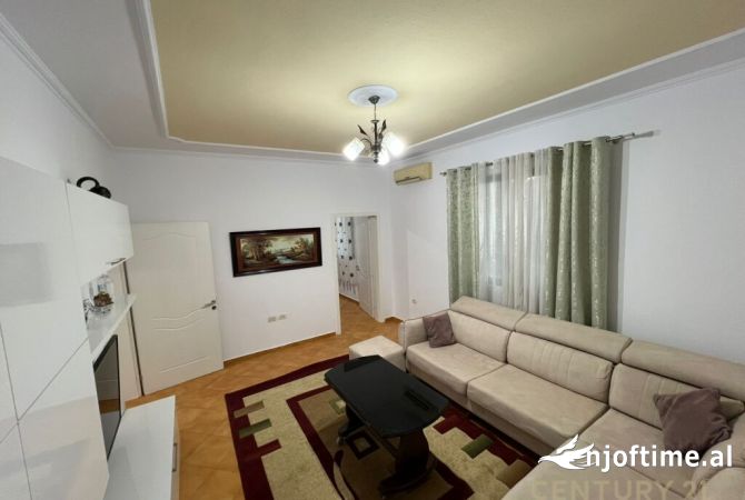 Shtepi me qera 2+1 ne Tirane - 410 Euro