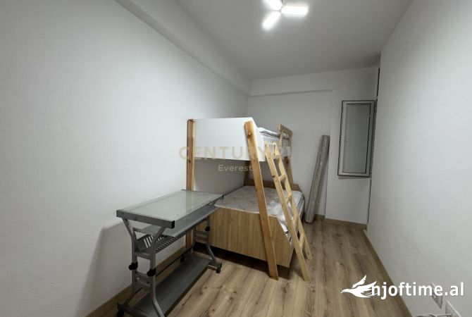 Shtepi me qera Apartament ne Tirane, 2+1, Mobilimi E mobiluar, Pagesa 580  Euro.