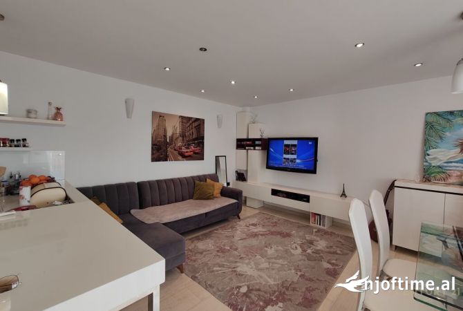 Shtepi me qera 2+1 ne Tirane - 800 Euro