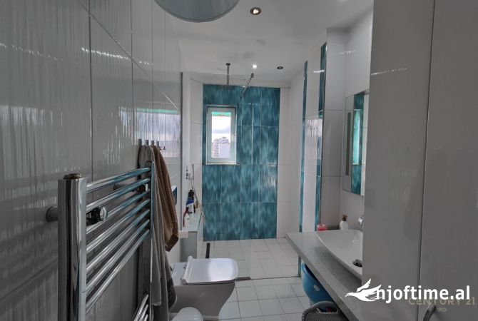 Shtepi me qera Apartament ne Tirane, 2+1, Mobilimi E mobiluar, Pagesa 800  Euro.