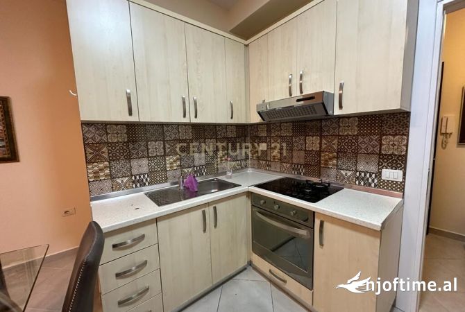 Shtepi me qera Apartament ne Tirane, 2+1, Mobilimi E mobiluar, Pagesa 580  Euro.
