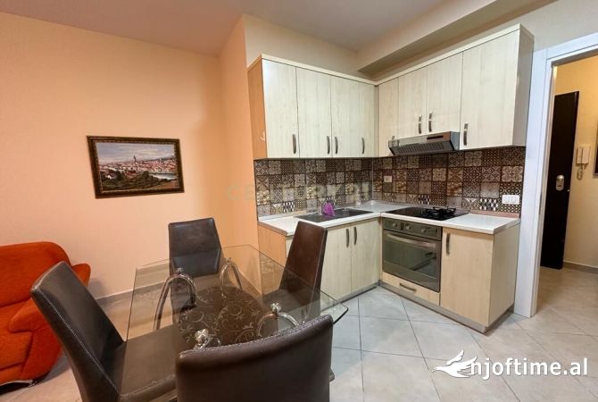 Shtepi me qera Apartament ne Tirane, 2+1, Mobilimi E mobiluar, Pagesa 580  Euro.