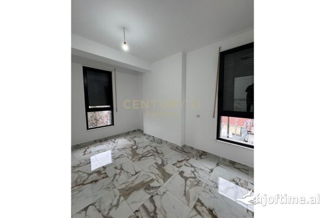 Shtepi me qera Apartament ne Tirane, 2+1, Mobilimi Bosh, pa mobiluar, Pagesa 600  Euro.