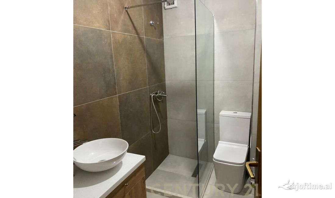 Shtepi me qera Apartament ne Tirane, 2+1, Mobilimi E mobiluar, Pagesa 700  Euro.