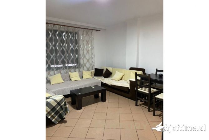 Shtepi me qera Apartament ne Tirane, 2+1, Mobilimi E mobiluar, Pagesa 700  Euro.
