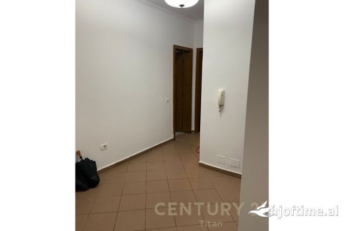 Shtepi me qera Apartament ne Tirane, 2+1, Mobilimi E mobiluar, Pagesa 700  Euro.