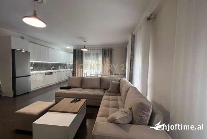 Shtepi me qera 2+1 ne Tirane - 1,000 Euro